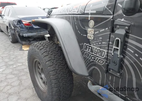 2016 Jeep Wrangler Unlimited Sport z USA, uszkodzony, nr VIN 1C4BJWDG0GL117702